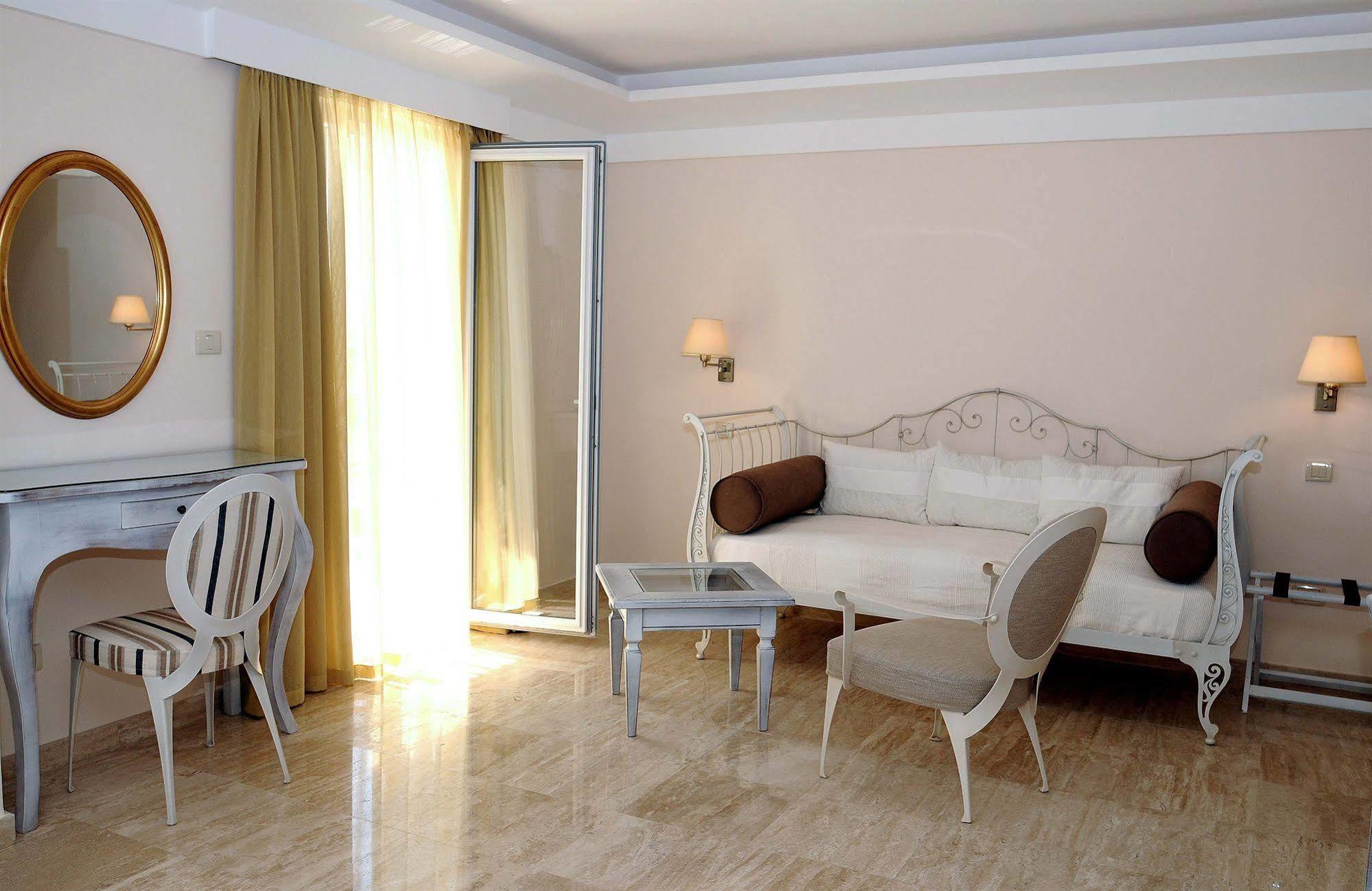 Hotel Azimut Sveti Stefan Esterno foto